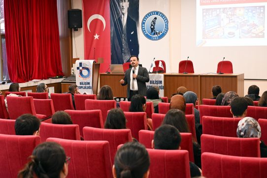 Bölüm Başkanımız Doç. Dr. Fatih Özdinç, Yapay Zeka Çağında Üniversite Öğrencisi Olmayı Anlattı.
