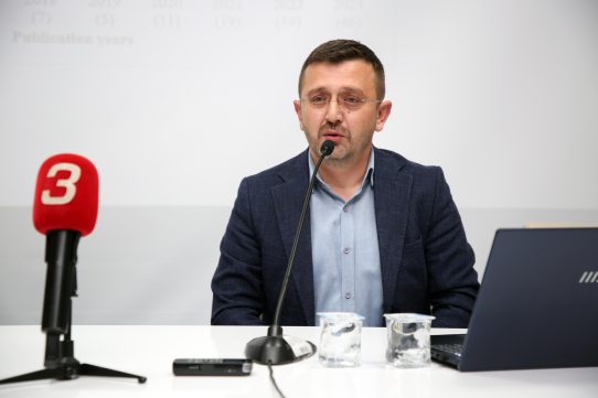 AKÜ Bilim Kafe’de Bölüm Öğretim Üyemiz Doç. Dr. Osman USLU tarafından “Sanal Kaytarma Kabahat mi İhtiyaç mı?” Konusu Ele Alındı.